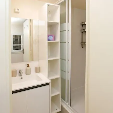 Cosy Studio - Walking Distance To Eiffel Tower, Saint Germain, Concorde, Invalides *