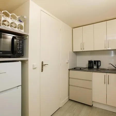 Cosy Studio - Walking Distance To Eiffel Tower, Saint Germain, Concorde, Invalides